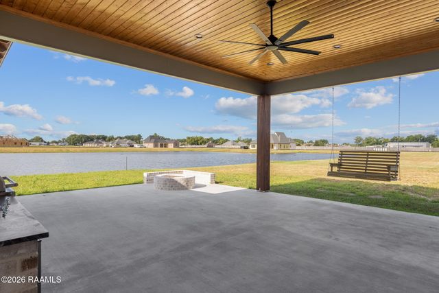 116 Summit Heights Drive, Youngsville, LA 70592