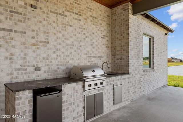 116 Summit Heights Drive, Youngsville, LA 70592