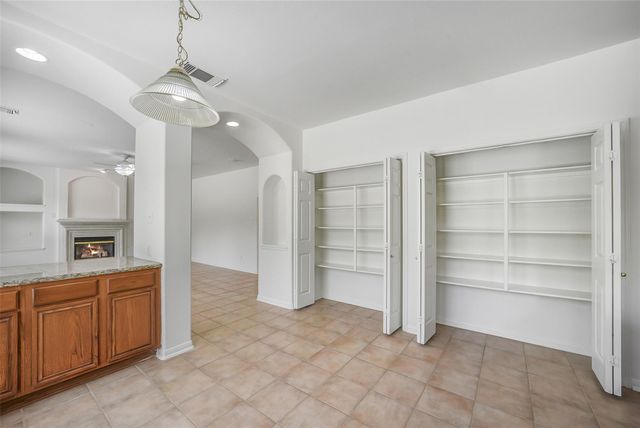 2723 Sterling Fields Drive, Pearland, TX 77584
