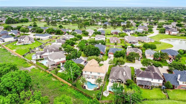 2723 Sterling Fields Drive, Pearland, TX 77584