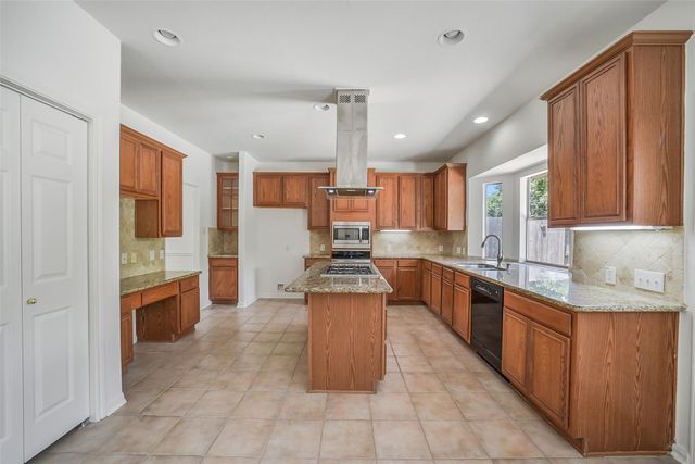 2723 Sterling Fields Drive, Pearland, TX 77584