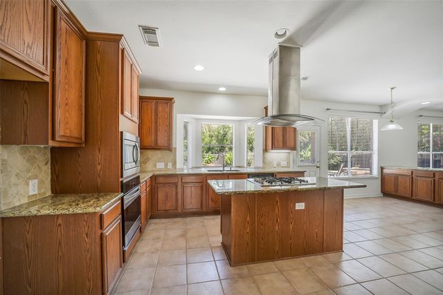 2723 Sterling Fields Drive, Pearland, TX 77584
