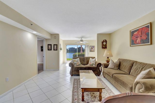 5842 Crystal Shores Drive 105, Boynton Beach, FL 33437