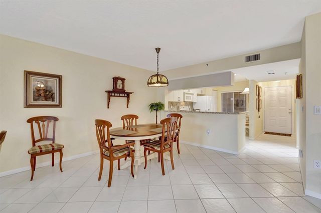 5842 Crystal Shores Drive 105, Boynton Beach, FL 33437