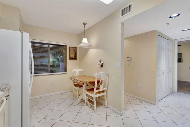 5842 Crystal Shores Drive 105, Boynton Beach, FL 33437