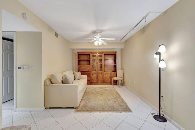 5842 Crystal Shores Drive 105, Boynton Beach, FL 33437