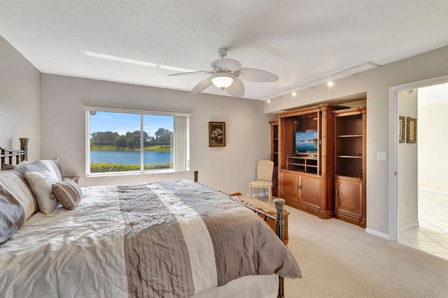 5842 Crystal Shores Drive 105, Boynton Beach, FL 33437
