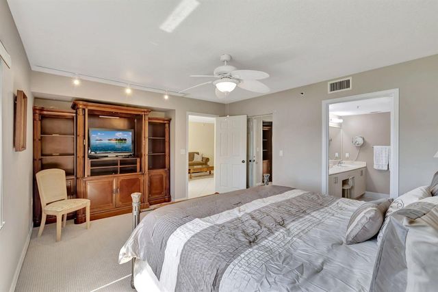 5842 Crystal Shores Drive 105, Boynton Beach, FL 33437