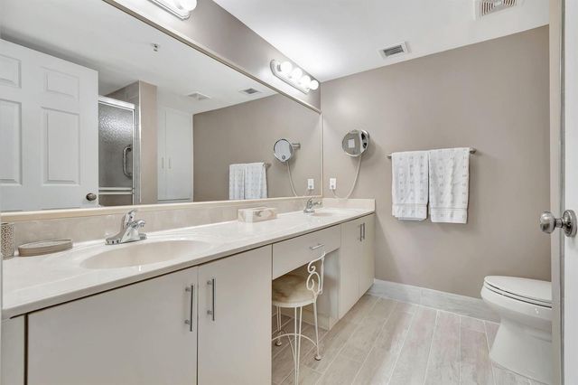5842 Crystal Shores Drive 105, Boynton Beach, FL 33437