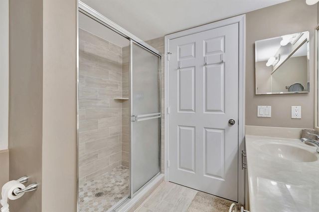5842 Crystal Shores Drive 105, Boynton Beach, FL 33437