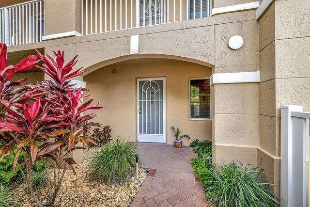 5842 Crystal Shores Drive 105, Boynton Beach, FL 33437