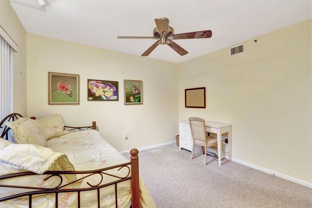 5842 Crystal Shores Drive 105, Boynton Beach, FL 33437