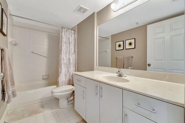 5842 Crystal Shores Drive 105, Boynton Beach, FL 33437
