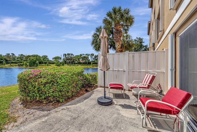 5842 Crystal Shores Drive 105, Boynton Beach, FL 33437