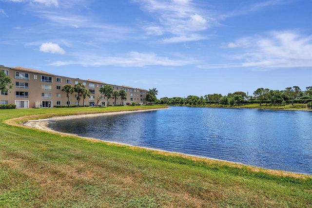 5842 Crystal Shores Drive 105, Boynton Beach, FL 33437