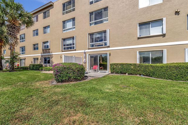 5842 Crystal Shores Drive 105, Boynton Beach, FL 33437