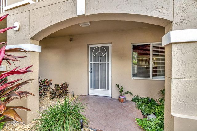 5842 Crystal Shores Drive 105, Boynton Beach, FL 33437