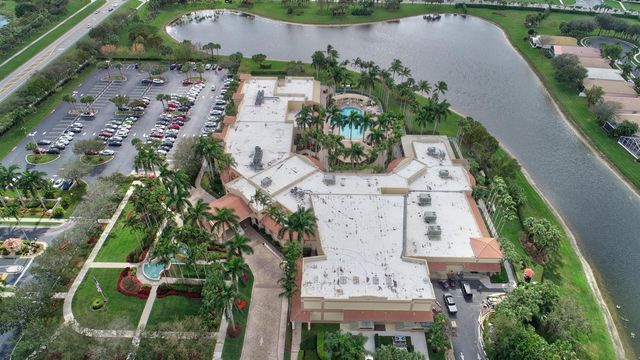 5842 Crystal Shores Drive 105, Boynton Beach, FL 33437