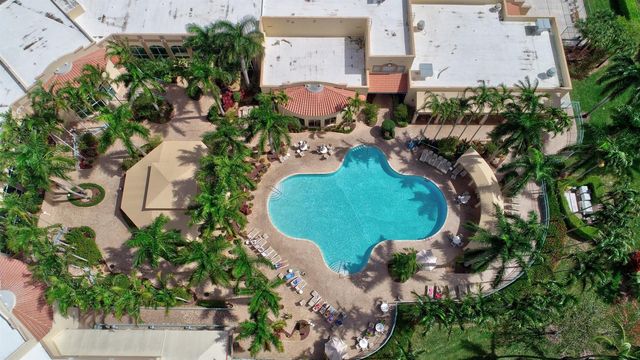 5842 Crystal Shores Drive 105, Boynton Beach, FL 33437
