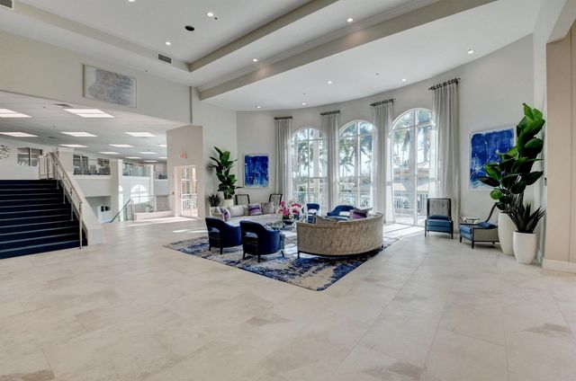 5842 Crystal Shores Drive 105, Boynton Beach, FL 33437