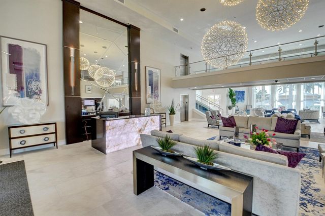 5842 Crystal Shores Drive 105, Boynton Beach, FL 33437