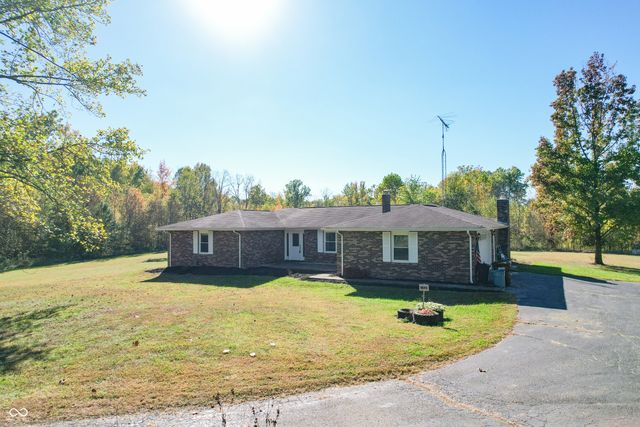 2645 N Private Road 175 W, North Vernon, IN 47265