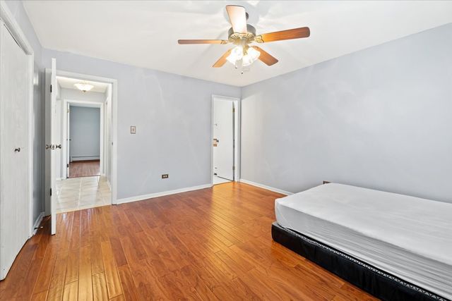 922 W Irving Park Road 303, Bensenville, IL 60106
