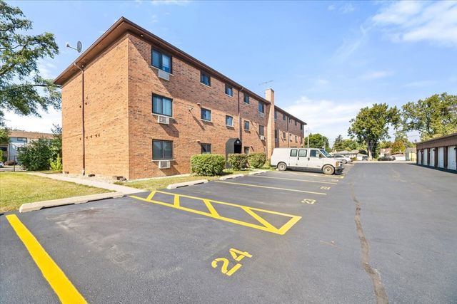 922 W Irving Park Road 303, Bensenville, IL 60106