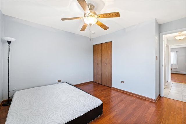 922 W Irving Park Road 303, Bensenville, IL 60106