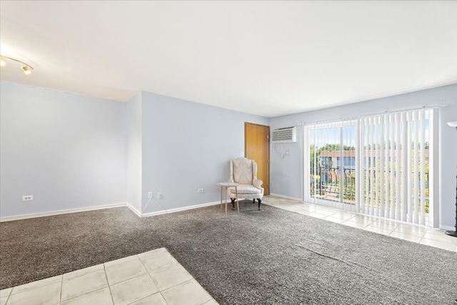 922 W Irving Park Road 303, Bensenville, IL 60106