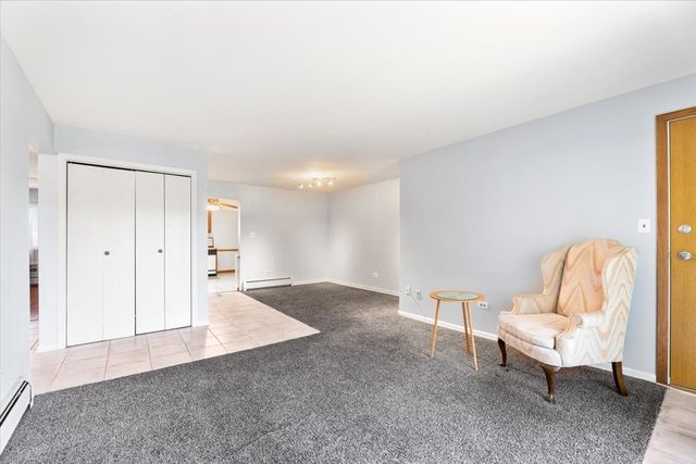 922 W Irving Park Road 303, Bensenville, IL 60106