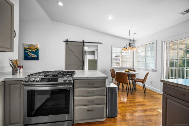 604 Monterey Dr, Oceanside, CA 92058