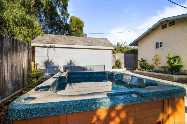 604 Monterey Dr, Oceanside, CA 92058