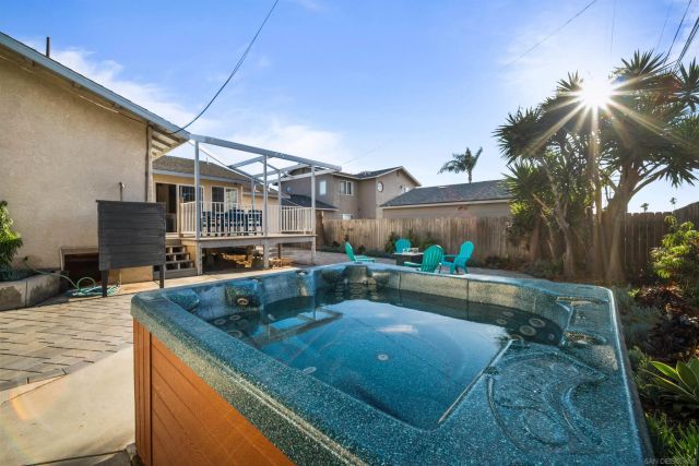 604 Monterey Dr, Oceanside, CA 92058