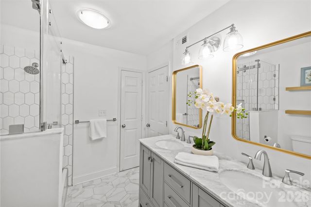 413 W 8th Street N, Charlotte, NC 28202