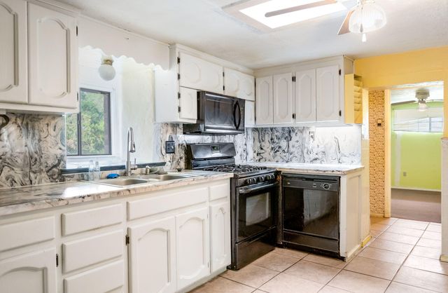 56 Olguin Road, Jarales, NM 87023