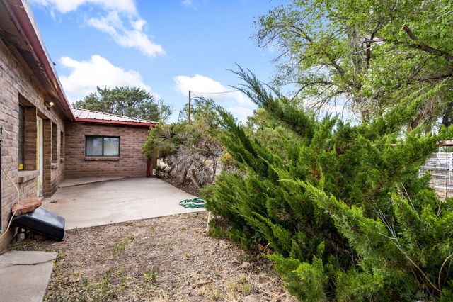 56 Olguin Road, Jarales, NM 87023