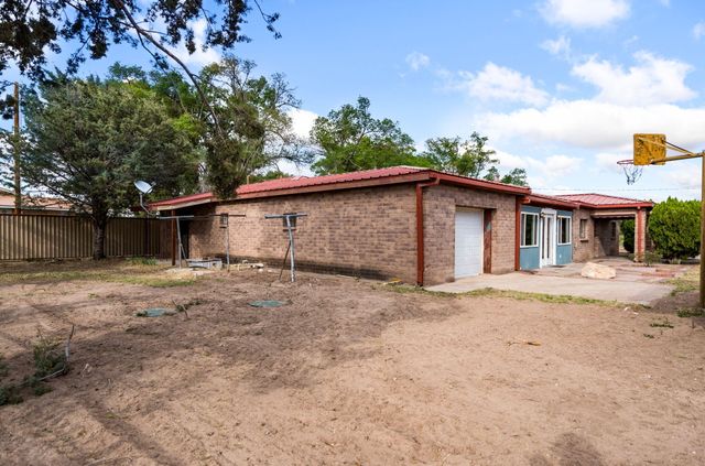 56 Olguin Road, Jarales, NM 87023