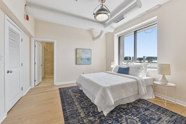 210 South Street 11-6, Boston, MA 02111
