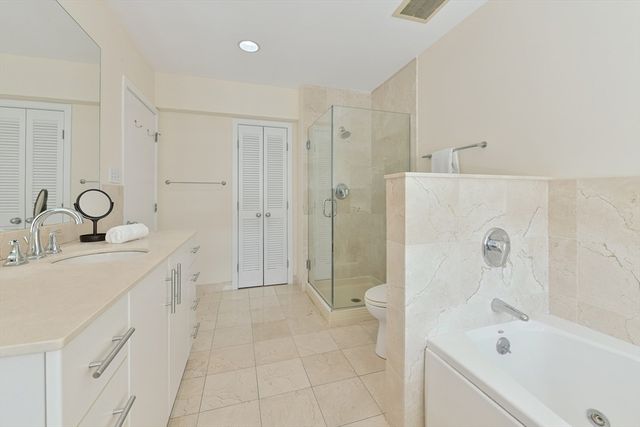 210 South Street 11-6, Boston, MA 02111