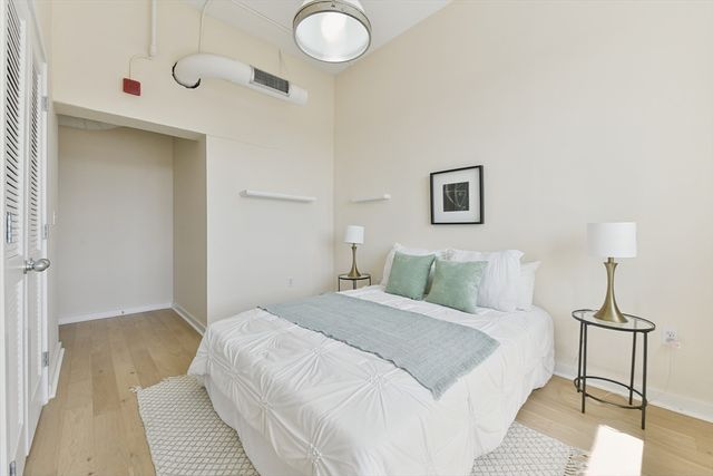 210 South Street 11-6, Boston, MA 02111