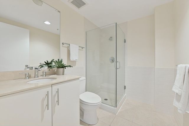 210 South Street 11-6, Boston, MA 02111