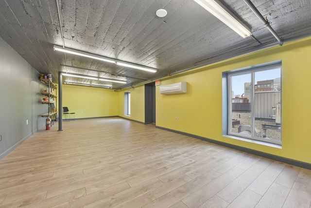 210 South Street 11-6, Boston, MA 02111