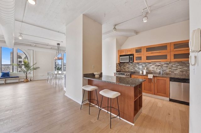 210 South Street 11-6, Boston, MA 02111