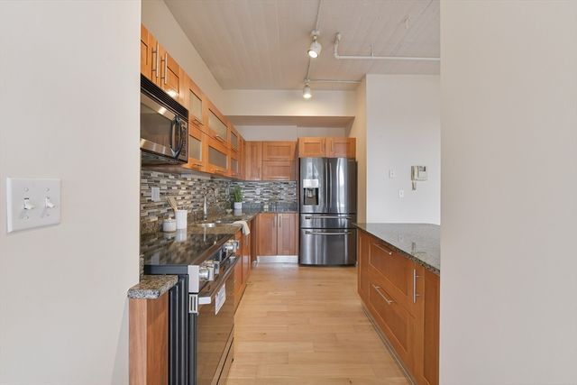 210 South Street 11-6, Boston, MA 02111