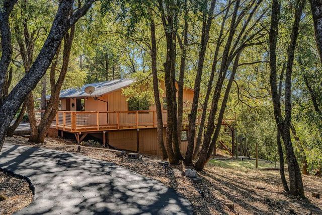 13771 West Ct, Pine Grove, CA 95665