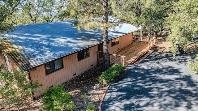 13771 West Ct, Pine Grove, CA 95665