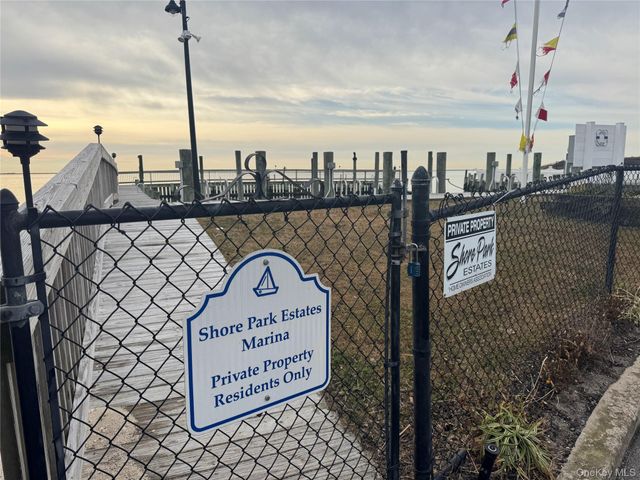 815 Anthony Drive, Lindenhurst, NY 11757