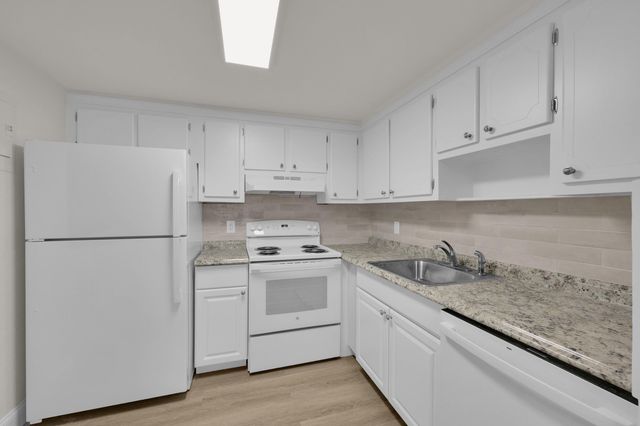 146 SAXONY D Drive 146, Delray Beach, FL 33446