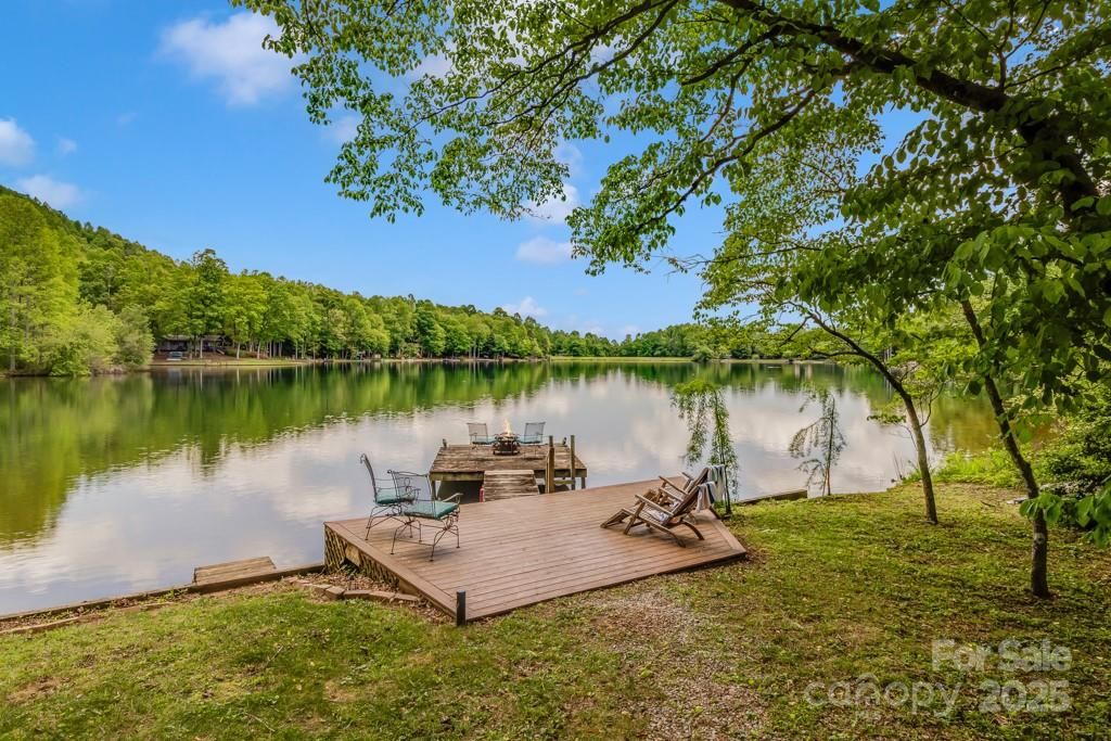609 Haven Drive, Saluda, NC 28773